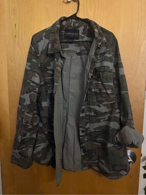 Vintage Forever 21 Plus Camo Print Utility Shirt Jacket Shacket Military 2X 22